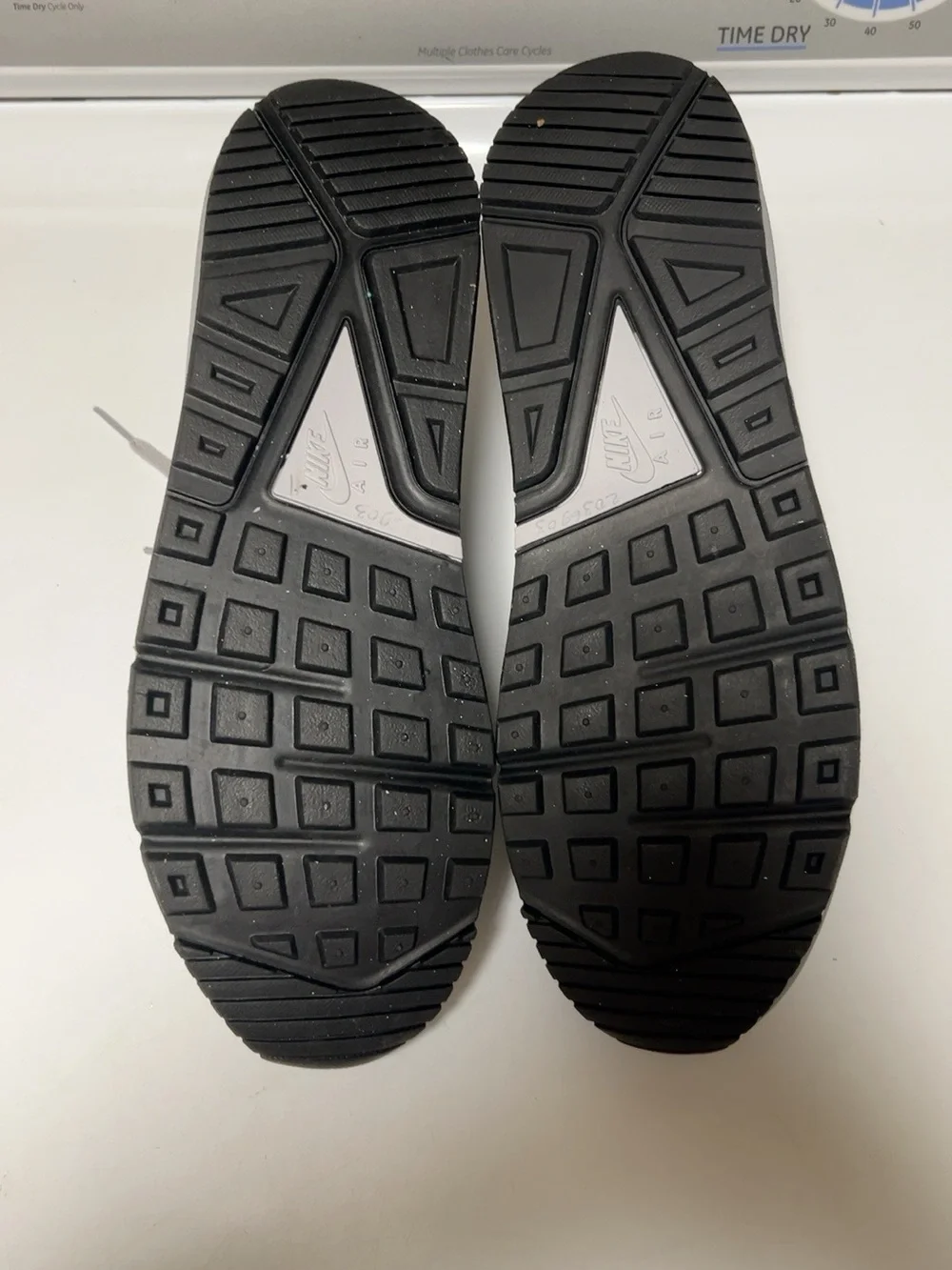 Nike Air Max IVO Wolf Grey Black Men’s Size 12 Sneakers 580518-001
